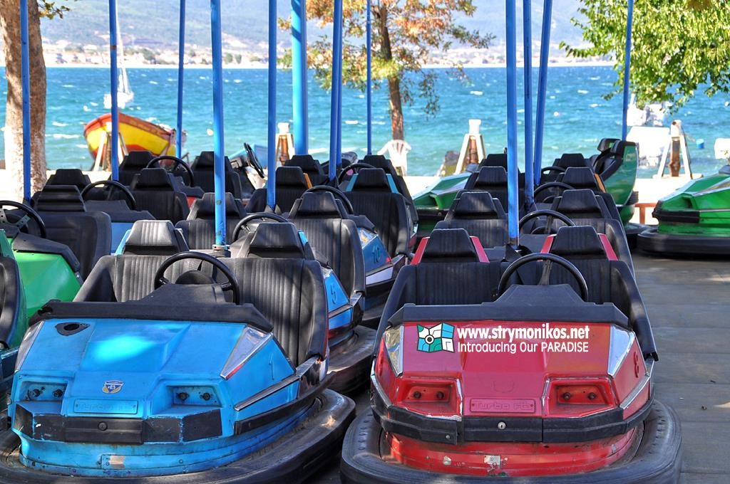 Stavros Luna Park cars